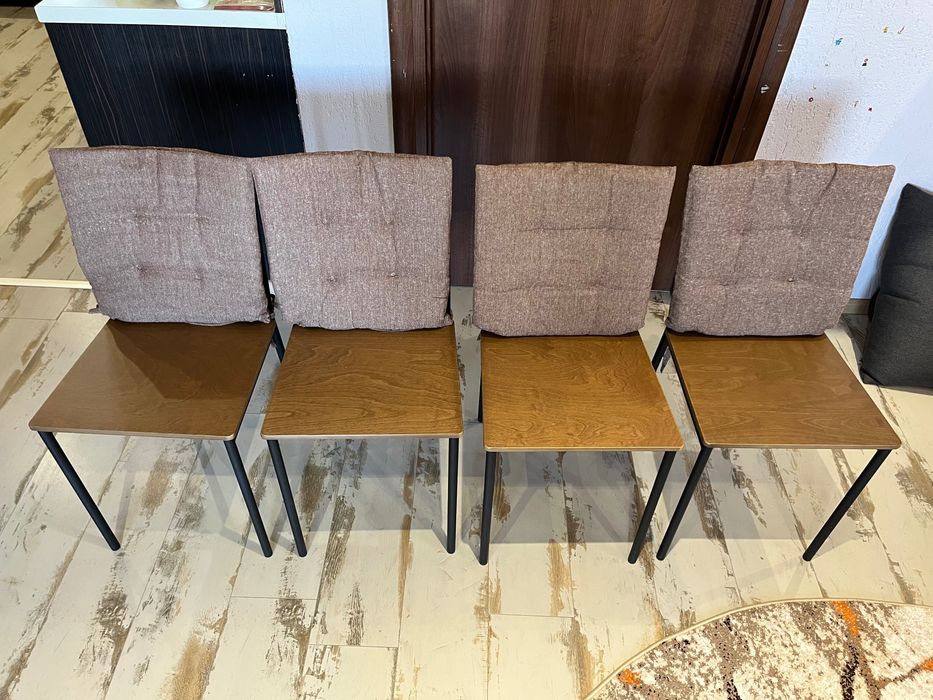 Стол за трапезария от IKEA.