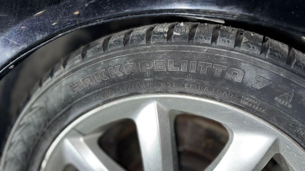 Продается зимние 4шт R18 Lexus Ls460