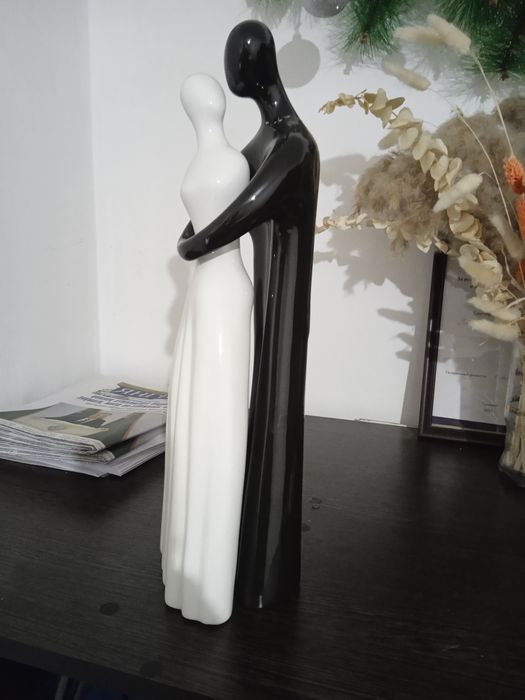 Продается фигура жениха и невесты