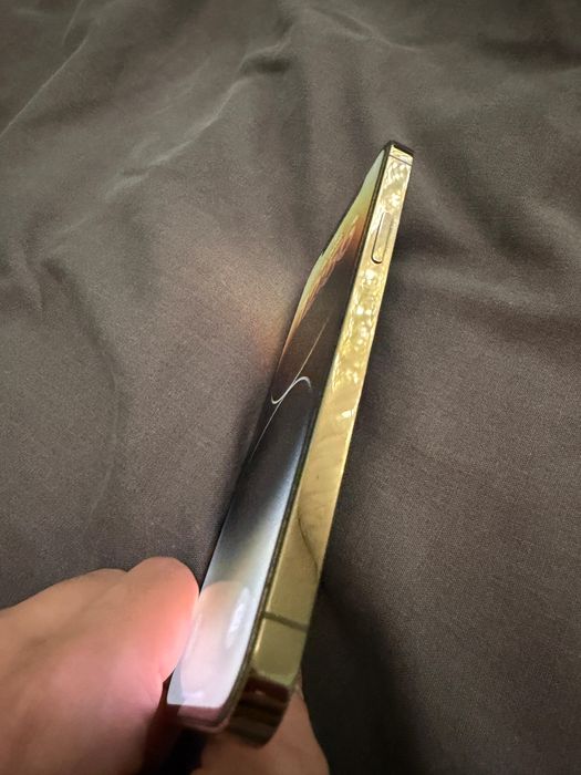 Iphone 12 pro gold