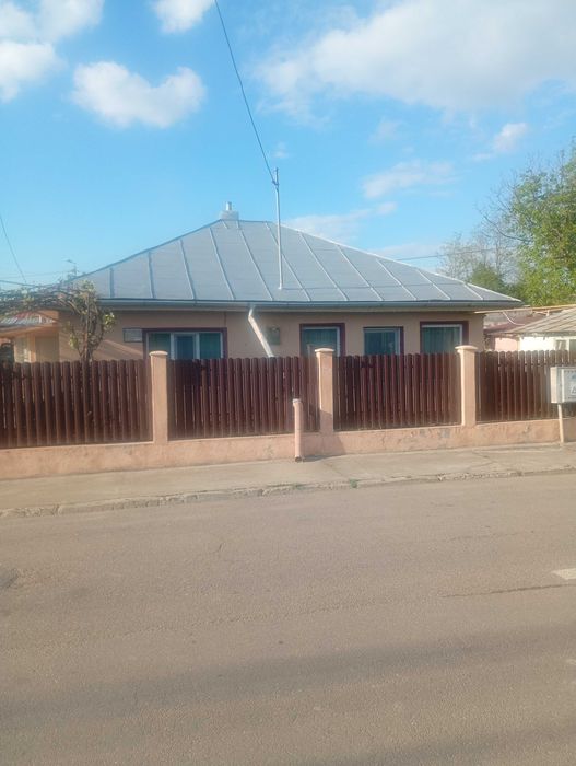 Casă+ teren intravilan, situate în str Porumbeilor Călărași.