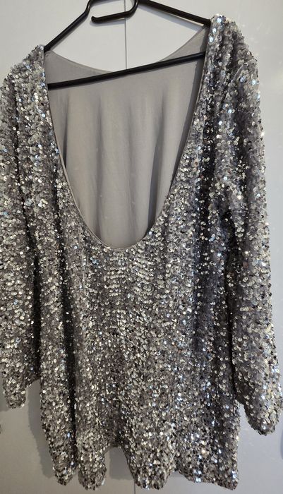 Блестяща рокля  с пайети