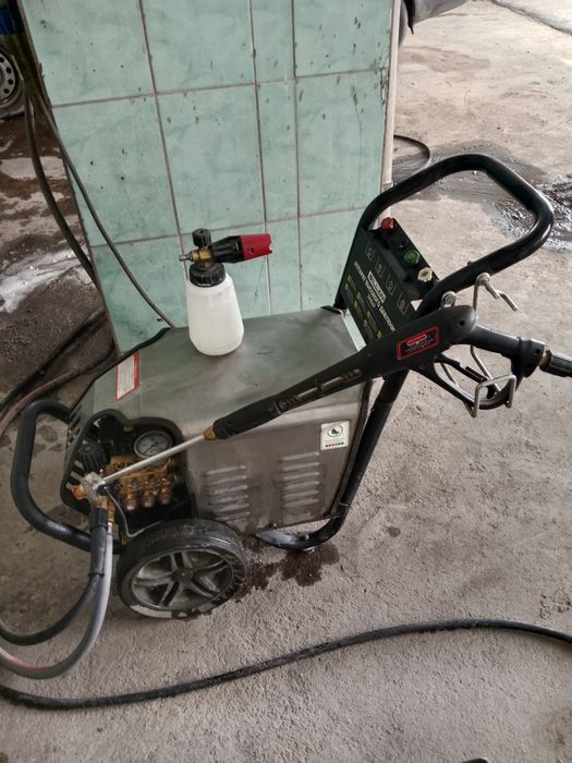 Продам аппарат для мойки машин