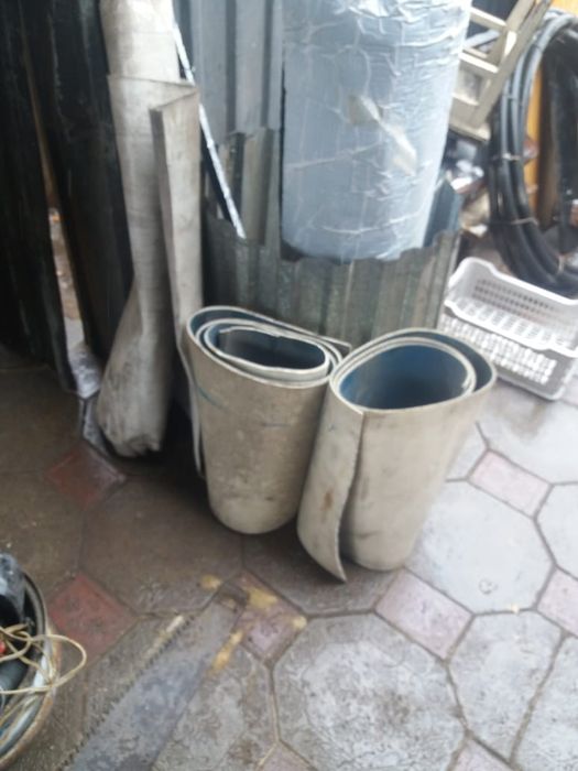 Даром куски линолеума