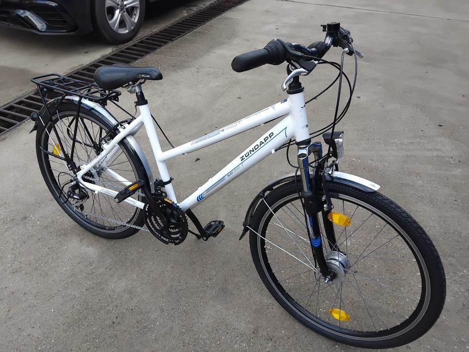 Vând bicicleta din aluminiu pentru damă