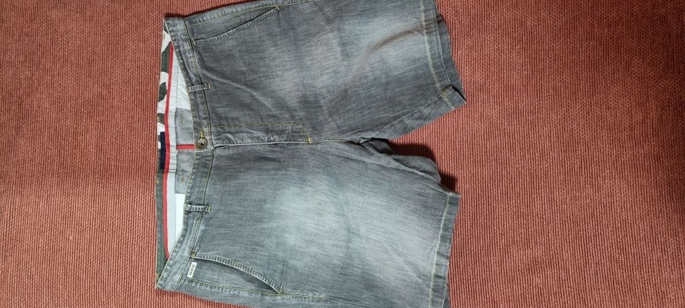 Pantaloni scurți Gas de blugi