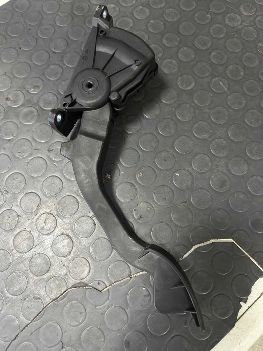 Дроселова клапа и педал за газта на Ford 1,8/2,0 бензин