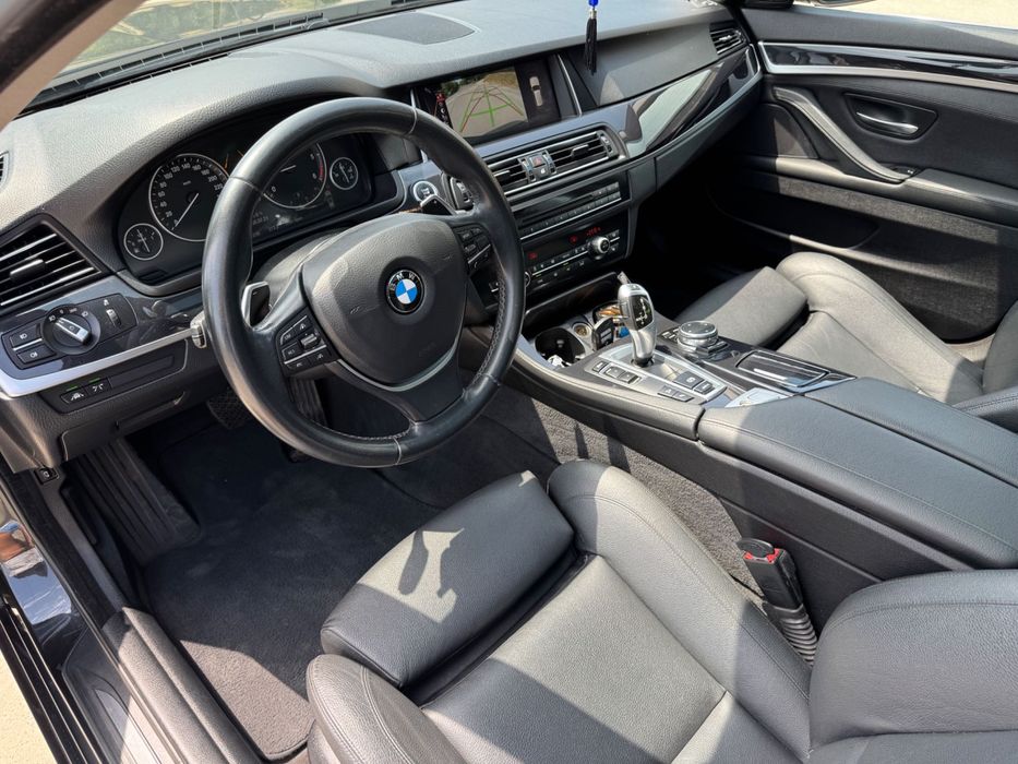BMW 520 xdrive / 190cp / 2016 / Panoramic / Distronic