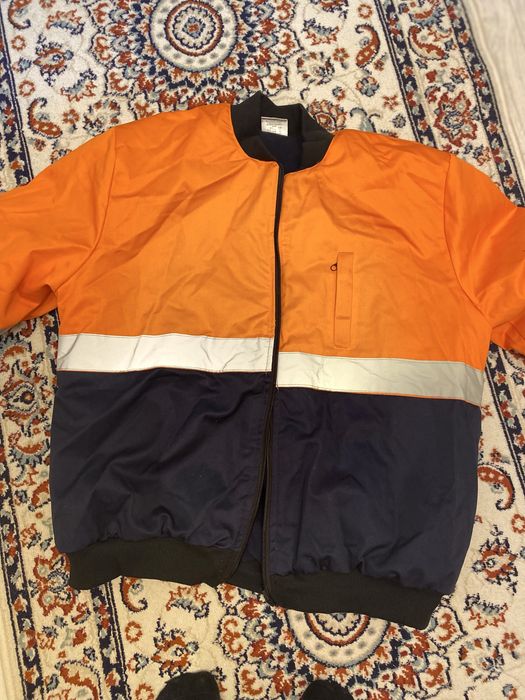 Спец.куртка сатылады.