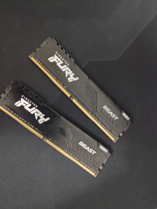 Продам FURY KINGSTON 16 Гб 8x2