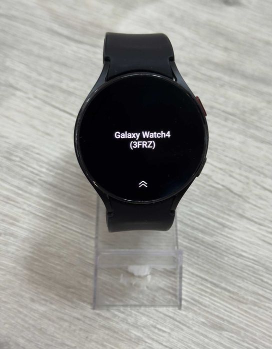 Продавам Samsung Galaxy Watch4 44mm