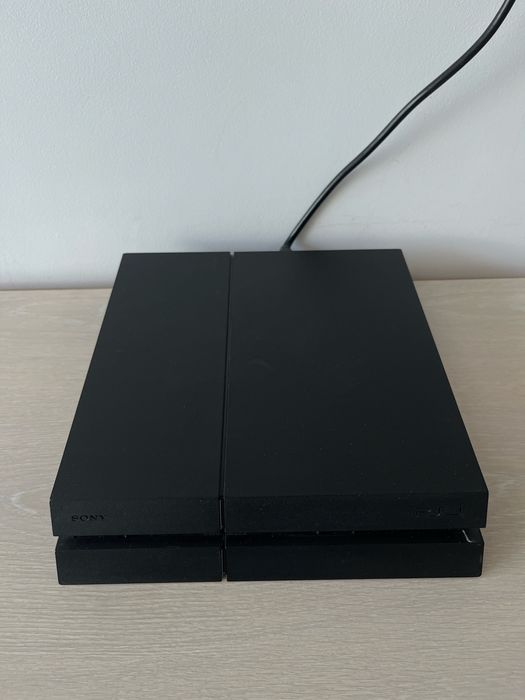 PlayStation 4 FAT 500gb + controller dualshock 4 + 5 jocuri pe disc
