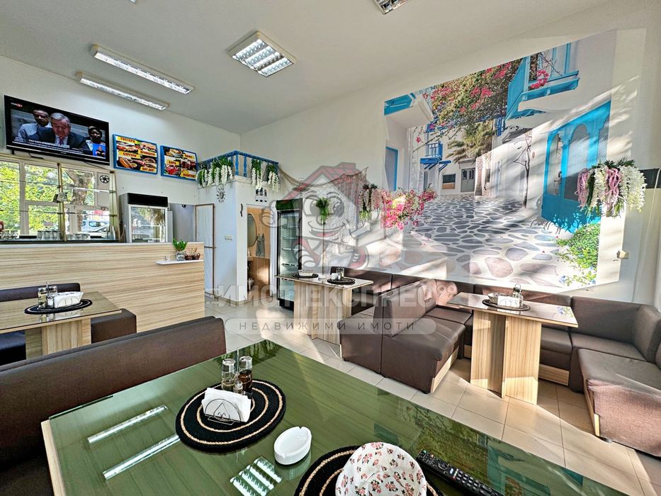 Заведение, с градина под наем, с човекопоток, обзаведено