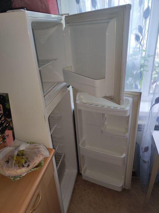 Продам холодильник