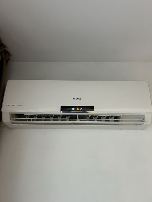 Aer condiționat Gree 9000 BTU / 2,5 kW – cu defect, pentru reparat
