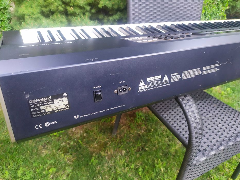 Пиано , клавир - синтезатор Roland XV 88