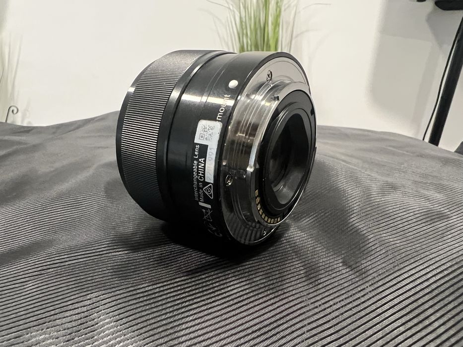 obiectiv 35 mm f1.8 sony e mount