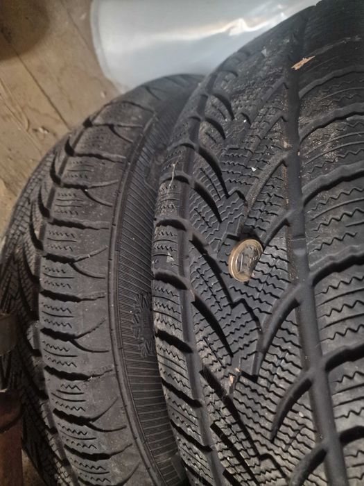 Продавам 8 гуми с джанти и тасове 5×112