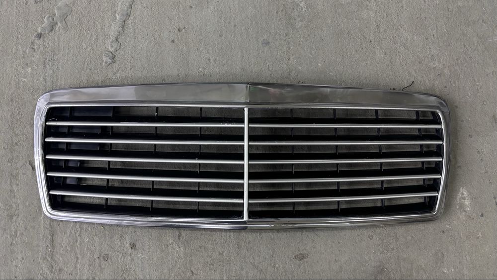 Решетка радиатора w210