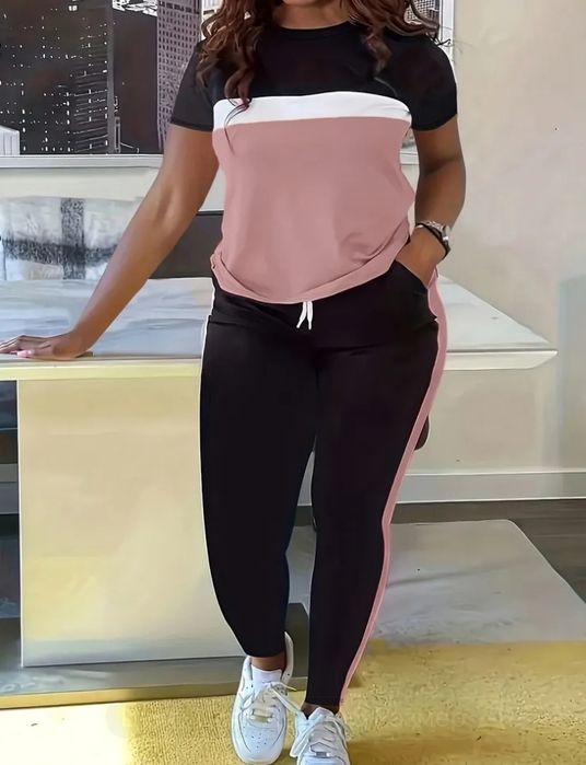 Дамски спортен екип