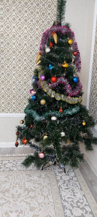 Ёлка сатылады...
