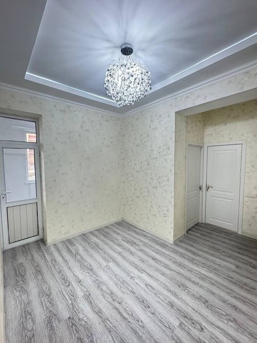 Яшнабад улица Иззат Новостройке продается квартира 2/1/8  44м2