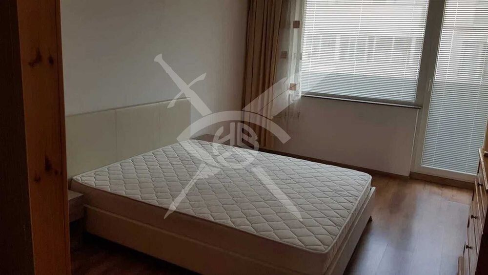 Дава се под наем Двустаен апартамент в Варна, Център - 60 кв.м за 400 € - Снимка #2