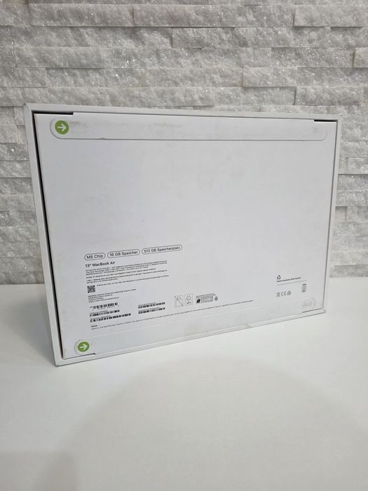 MacBook Air M5 13-inch 512GB SSD 16GB. SIGILAT !