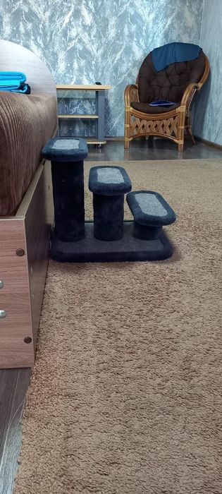 Продам лесенка для собак и кошек