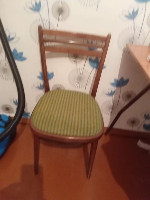 продам деревянный стул