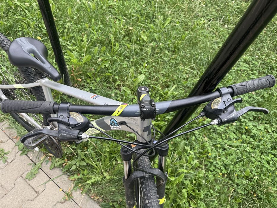 Vand bicicleta in stare f buna