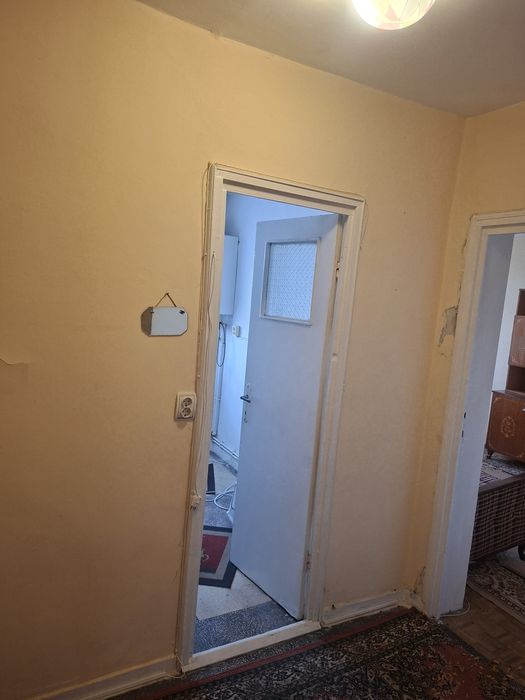 Vând apartament 2 camere semidecomandat