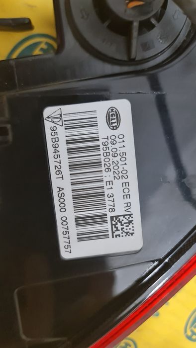 Lampa tripla stop ceata bara spate Porsche Macan 95B 95B945726T NOU