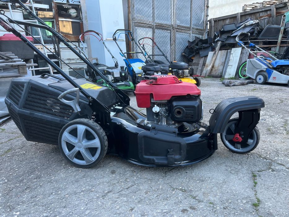Самоходна моторна косачка HONDA 5.5 hp три колела