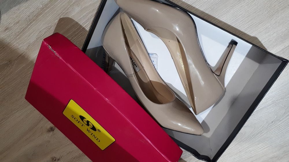 Продам туфельки новые