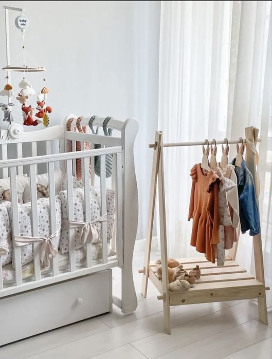 Напольная вешалка дерево