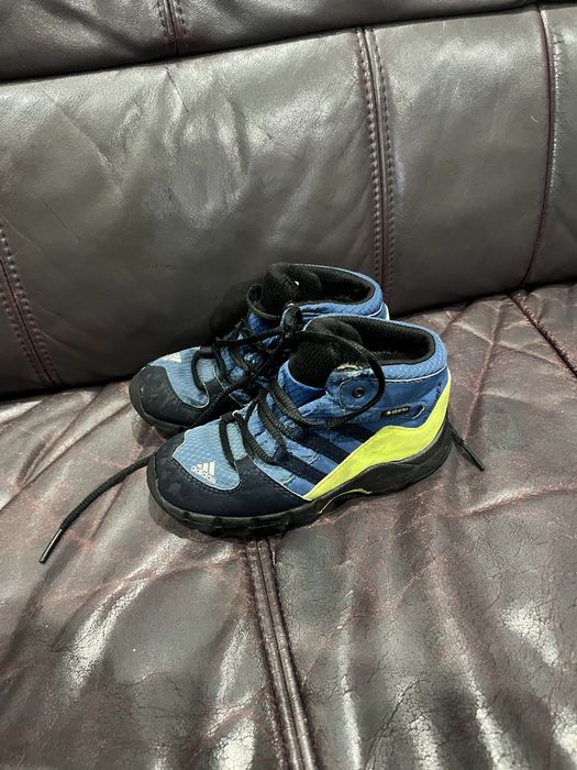 Adidas TERREX детски боти