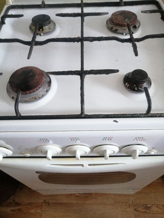 Продам газовую плиту