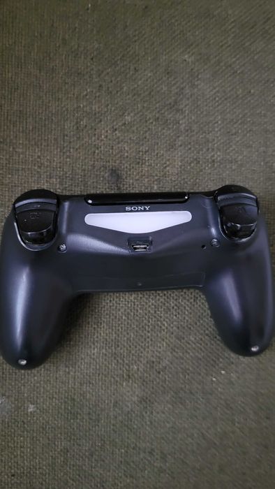 Джойстици за плейстейшън 4 2броя.