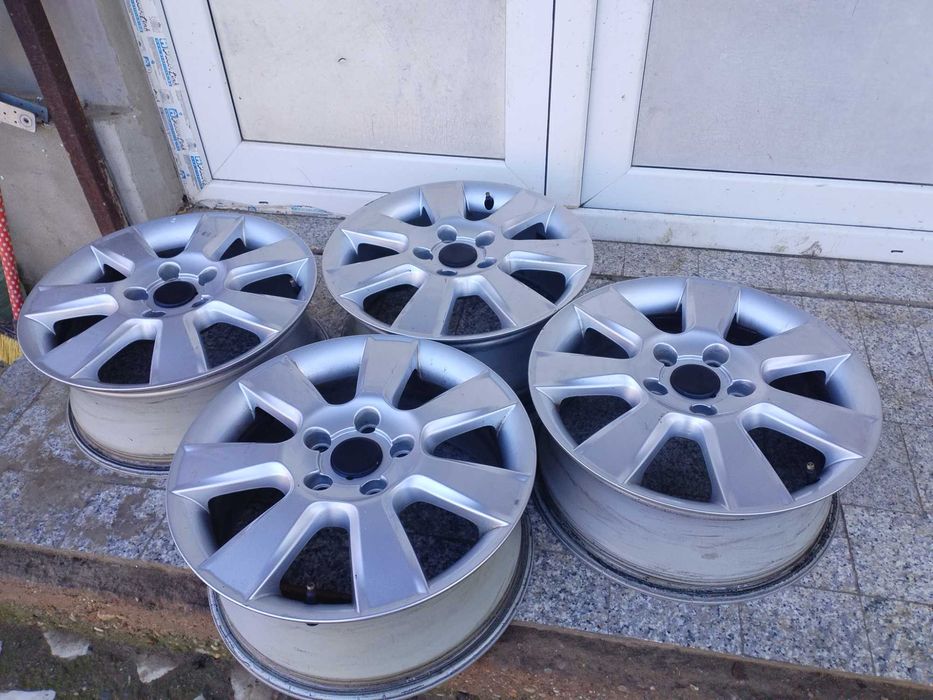 Set 4 jante aliaj - auto  R 16 in stare perfecta.