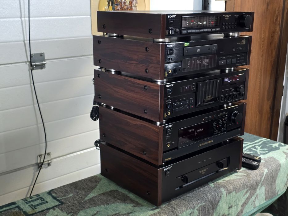 Linie audio SONY ,deck TC-K970ES, cd-player CDP-X555ES, amplificator