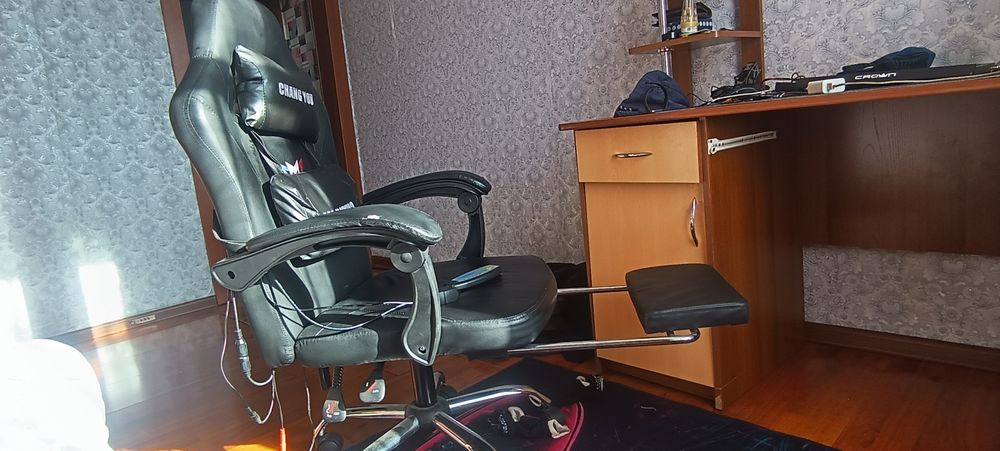 Кресло игровое с массажором