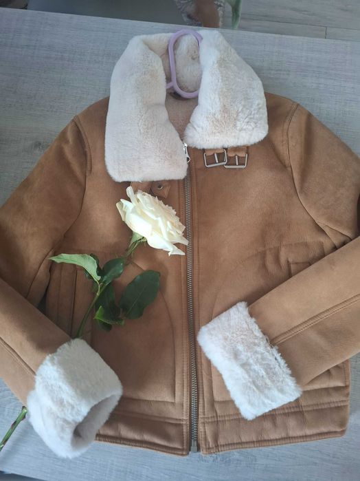 Яке вeлур H&M в актуален карамелен цвят
