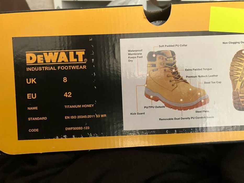 Ghete DeWalt Titanium Honey 42