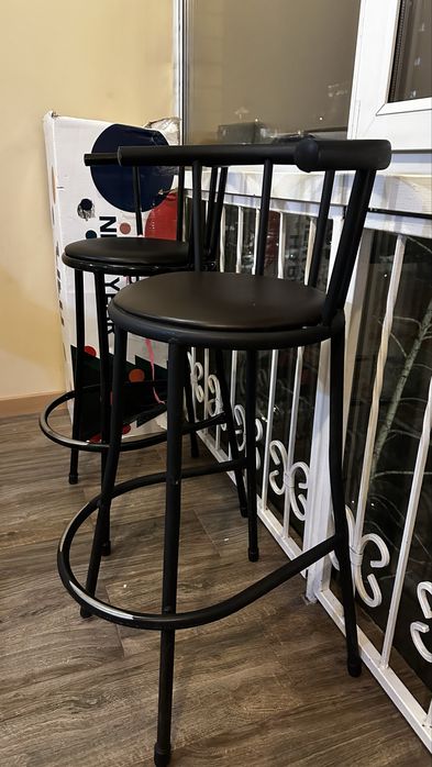 Продам барные стулья