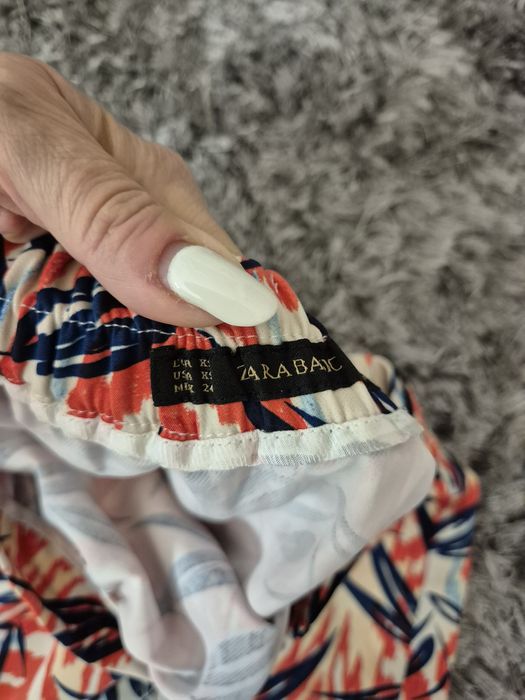 Fusta Zara, mărimea Xs , dar merge și la S chiar M mai mic