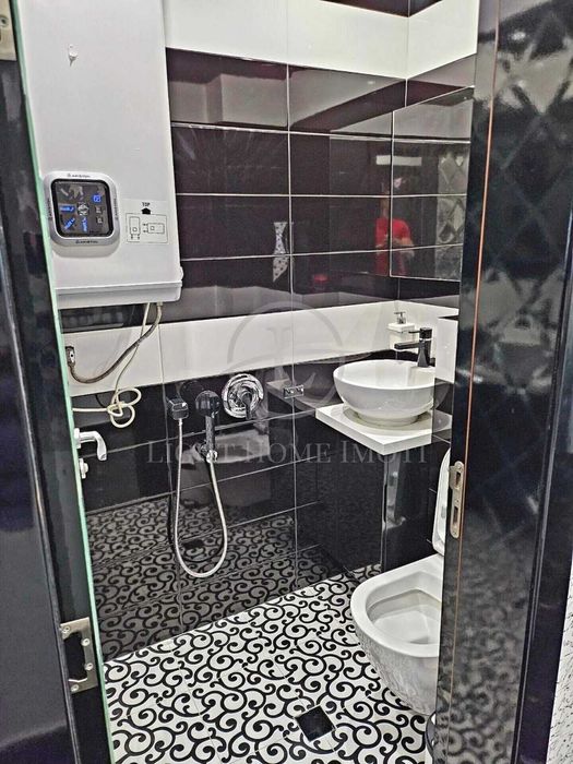 Продава се Тристаен апартамент в Пловдив, Кючук Париж - 100 кв.м за 2100 €/кв.м - Снимка #6