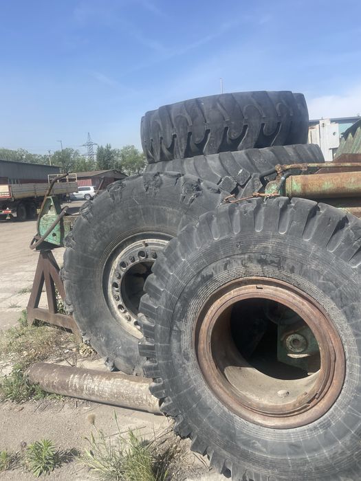 Шины с дисками на скреперы Моаз, Маз