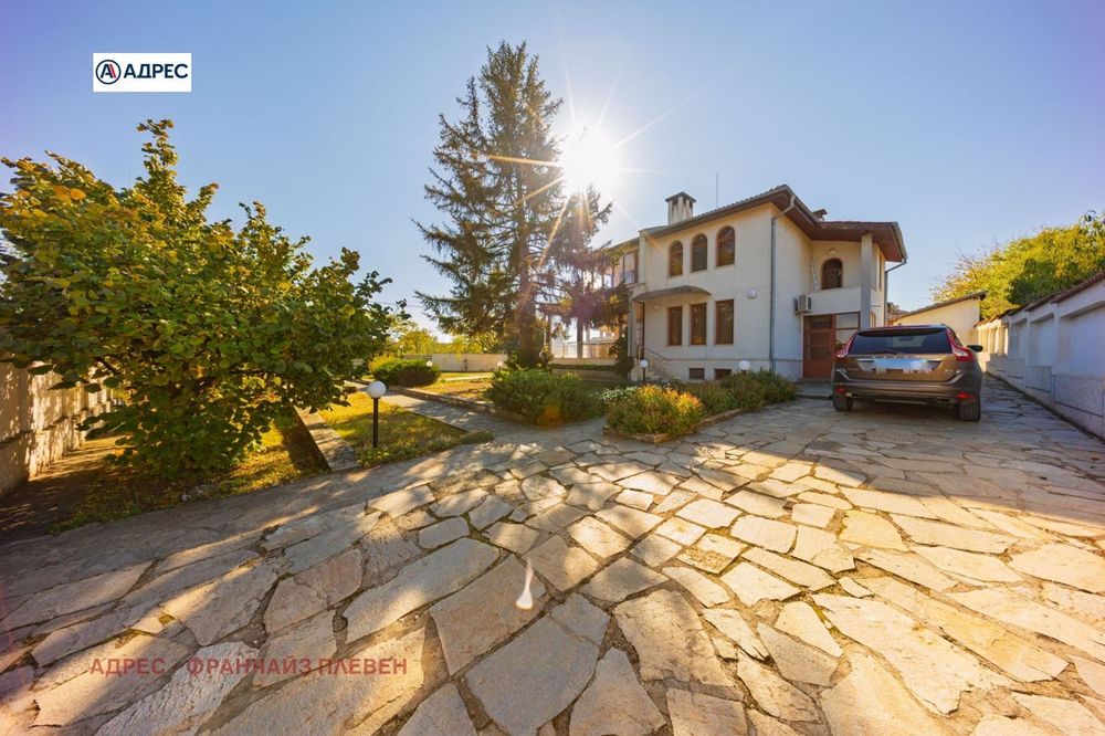 Продава се Къща в с. Згалево, Област Плевен - 328 кв.м за 1372 €/кв.м - Снимка #3