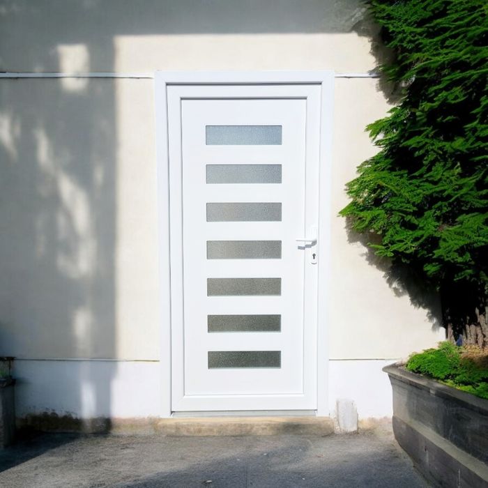 Usa termopan PVC disponibil pe stoc de calitate 5 camere